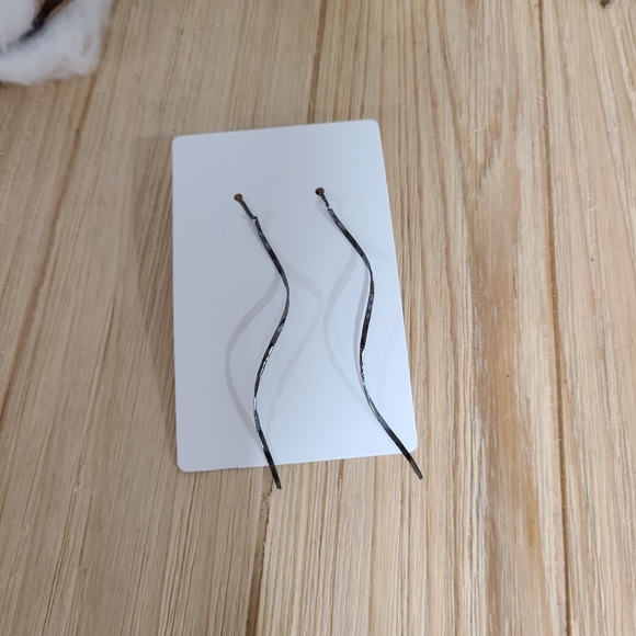 🖤🖤NEW🖤🖤CASUAL!! Threaded Spiral Earrings in BLACK 🖤🖤 - Picture 8 of 16